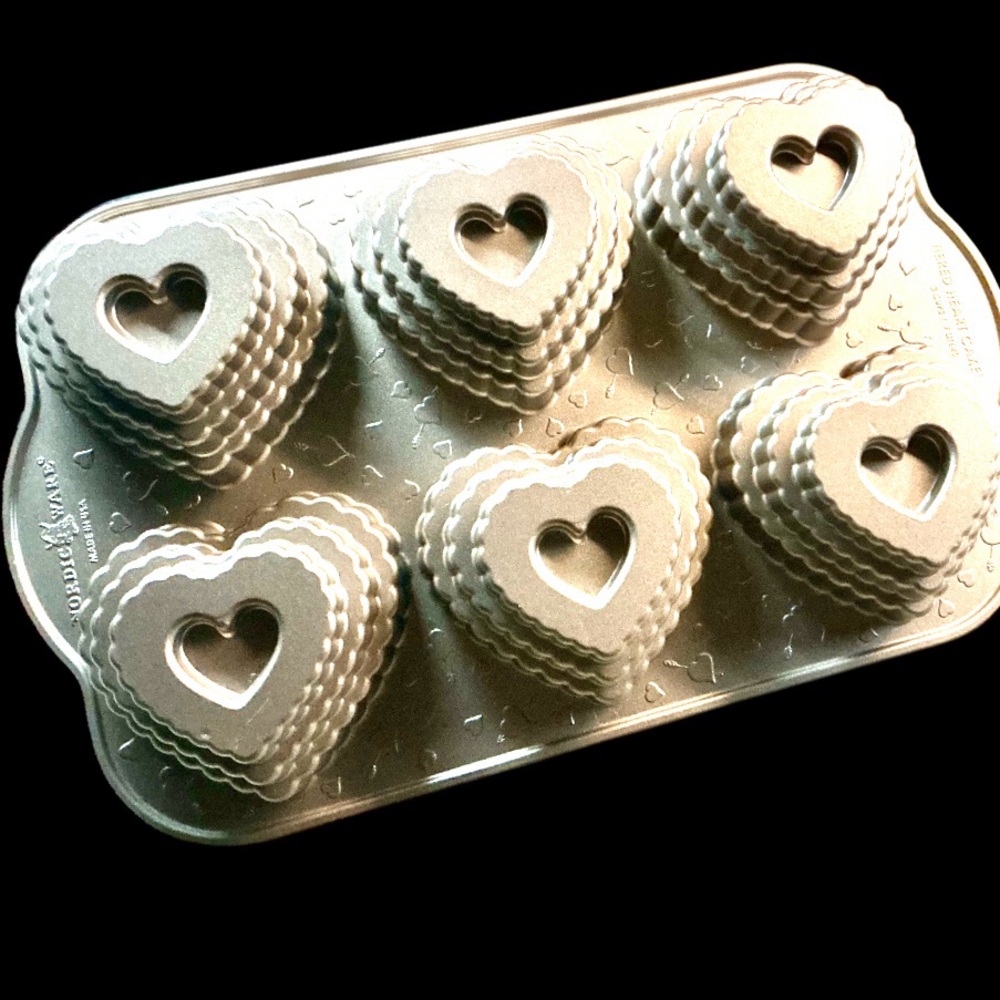 Nordic Ware Scalloped Tiered Heart Baking Pan - Gold